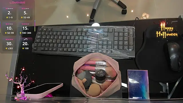 Snapshot of Lena_nova chatting on November 2, 12:10 pm Lena nova online show from November 2, 12:10 pm