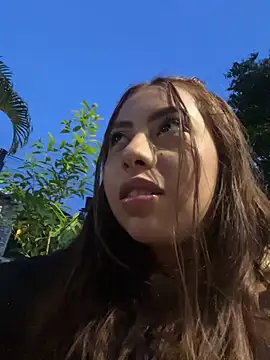 Emily Joee online show from November 8, 10:57 pm