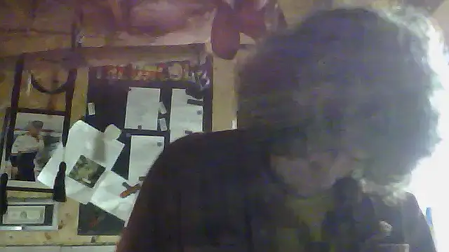 Snapshot of OldManOnline chatting on May 22, 1:47 am OldManOnline online show from May 22, 1:47 am