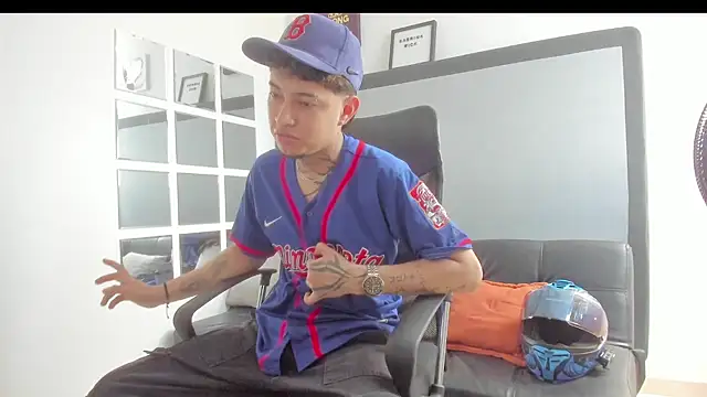 Sky Wild online show from November 6, 8:35 pm