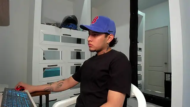 Sky Wild online show from March 29, 8:32 pm