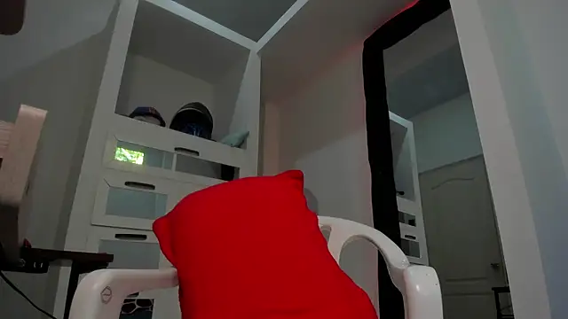 Sky Wild online show from April 4, 8:04 pm