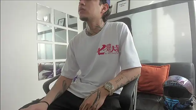 Sky Wild online show from October 31, 8:38 pm