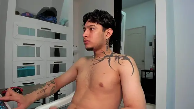 Sky Wild online show from March 30, 8:21 pm