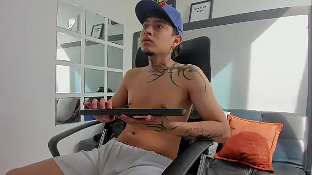 Sky Wild online show from October 22, 7:46 pm