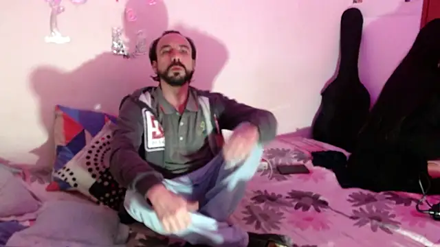 Isis Robert online show from October 19, 2:14 am