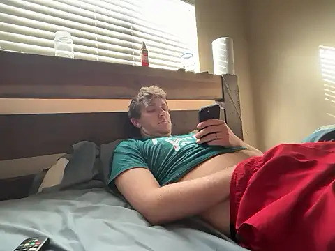 Snapshot of eddieeeeee1232 chatting on November 14, 2:43 pm eddieeeeee1232 online show from November 14, 2:43 pm