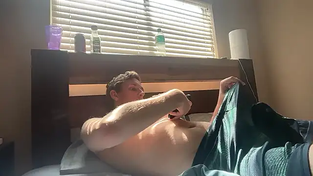 Snapshot of eddieeeeee1232 chatting on October 26, 6:41 pm eddieeeeee1232 online show from October 26, 6:41 pm