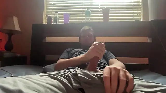 Snapshot of eddieeeeee1232 chatting on October 25, 2:50 pm eddieeeeee1232 online show from October 25, 2:50 pm