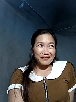 Snapshot of -Paige- chatting on October 29, 12:15 pm -Paige- online show from October 29, 12:15 pm