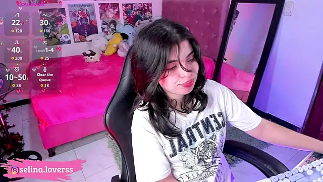 selina lovers  online show from April 18, 3:20 am