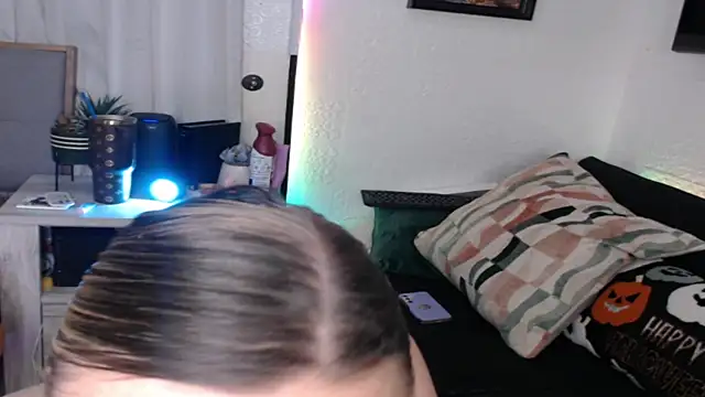 Snapshot of sofiahothead chatting on October 29, 7:18 am sofiahothead online show from October 29, 7:18 am