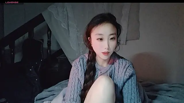 Snapshot of hyp0crite chatting on November 19, 3:45 pm hyp0crite online show from November 19, 3:45 pm