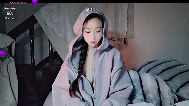 Snapshot of hyp0crite chatting on November 28, 12:38 pm hyp0crite online show from November 28, 12:38 pm