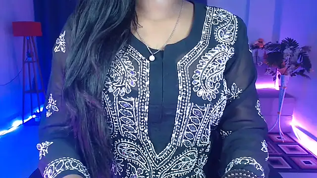 Rashiii  online show from February 16, 4:49 pm