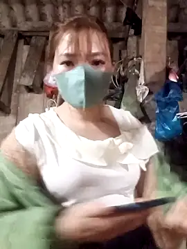 Snapshot of nat-tri chatting on February 24, 1:01 pm nat-tri online show from February 24, 1:01 pm