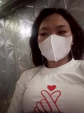 Snapshot of nat-tri chatting on February 10, 6:12 am nat-tri online show from February 10, 6:12 am