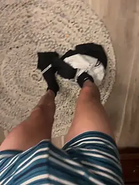 LilCheeky online show from October 15, 9:06 am