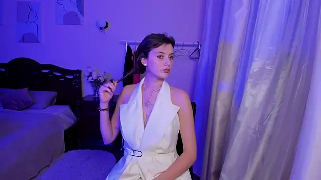 Snapshot of ShannanBeauty chatting on October 21, 5:45 pm ShannanBeauty online show from October 21, 5:45 pm