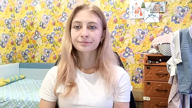 Snapshot of AmeliLia chatting on October 24, 6:34 am AmeliLia online show from October 24, 6:34 am