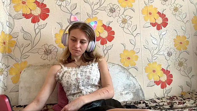 AmeliLia online show from March 30, 9:11 am