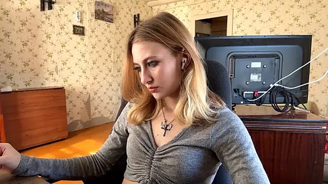 AmeliLia online show from March 26, 9:40 am