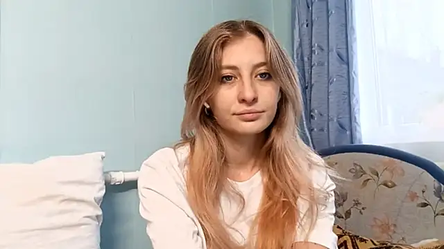 Snapshot of AmeliLia chatting on October 17, 11:12 am AmeliLia online show from October 17, 11:12 am