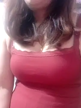 YiyinLy online show from March 16, 6:39 am