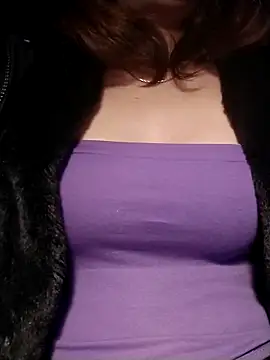 YiyinLy online show from December 5, 9:12 pm