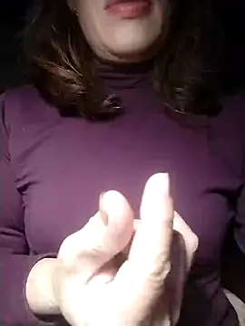 YiyinLy online show from November 19, 9:48 pm