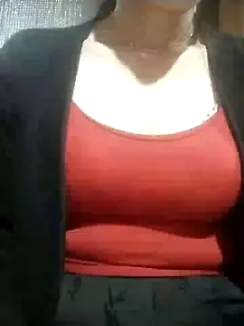 YiyinLy online show from December 4, 12:37 pm