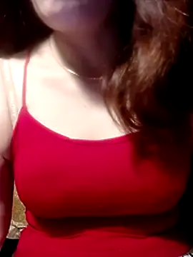 YiyinLy online show from April 4, 10:05 pm