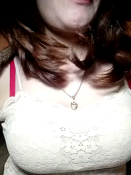 YiyinLy online show from January 14, 12:20 pm