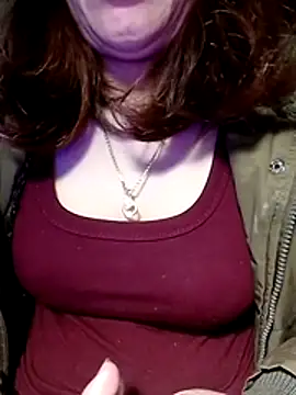 YiyinLy online show from January 11, 9:11 pm