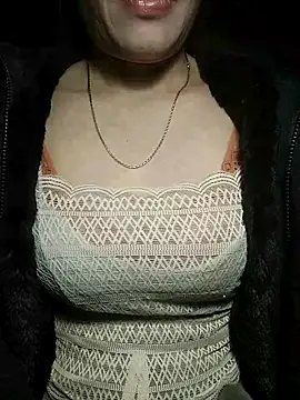 YiyinLy online show from December 16, 8:46 pm