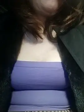 YiyinLy online show from December 19, 8:00 pm