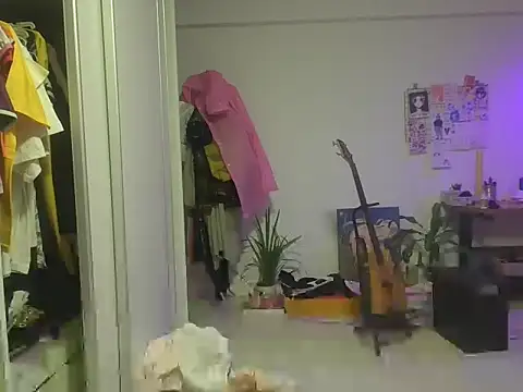 miapink33 online show from November 7, 11:30 pm