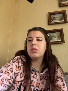 MiraCastellon online show from November 5, 11:35 am