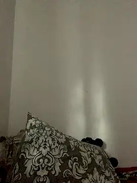 MiraCastellon online show from November 3, 11:36 am