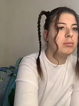 MiraCastellon online show from January 15, 11:57 am