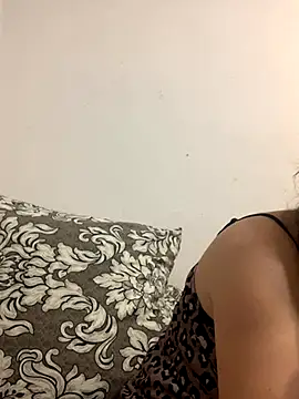 MiraCastellon online show from November 13, 11:47 am