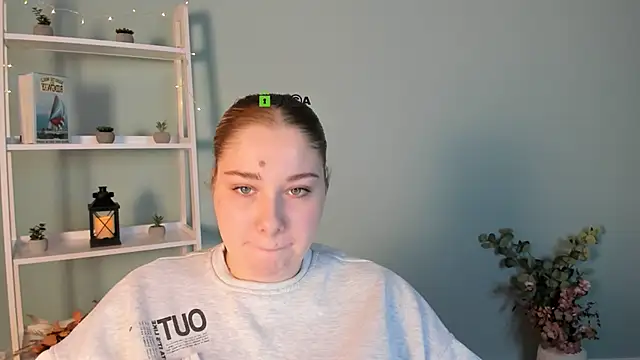 Snapshot of tereza_moon chatting on October 24, 8:35 am tereza moon online show from October 24, 8:35 am