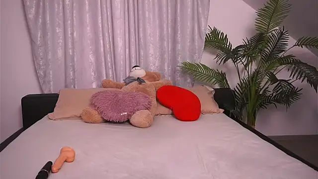 TenderSin online show from February 8, 8:01 am