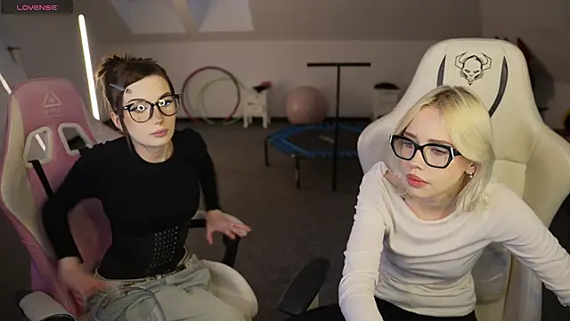 Jessica start online show from November 27, 11:21 am