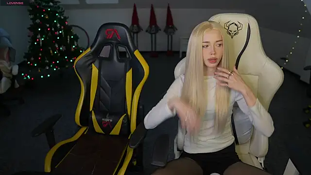 Jessica start online show from January 11, 11:17 am