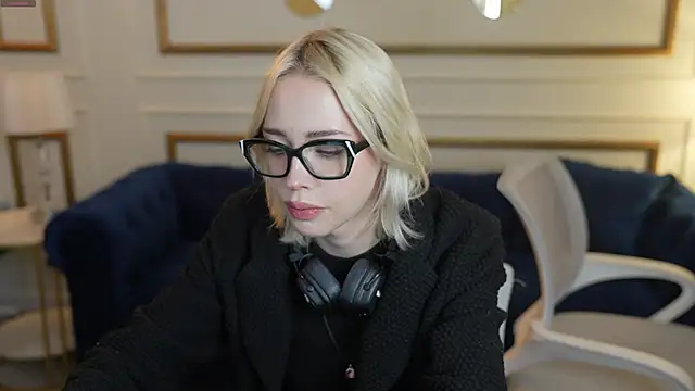 Jessica start online show from November 21, 2:05 pm