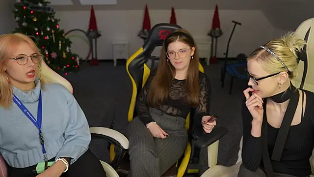 Jessica start online show from December 22, 11:21 am