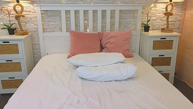 Soft Lilly online show from April 14, 5:34 am