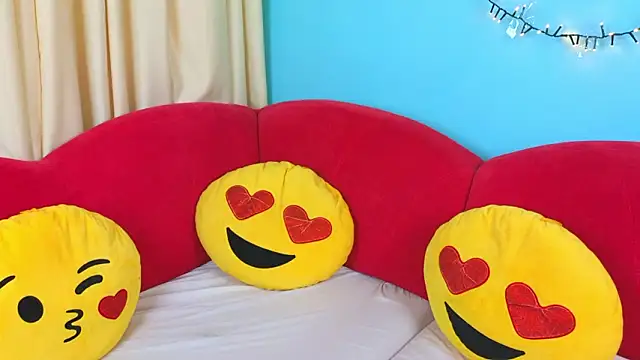 Snapshot of Soft_Lilly chatting on February 24, 6:14 am Soft Lilly online show from February 24, 6:14 am