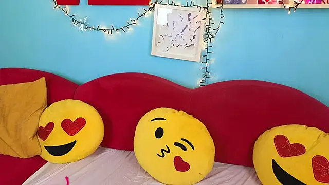 Snapshot of Soft_Lilly chatting on February 10, 6:12 am Soft Lilly online show from February 10, 6:12 am